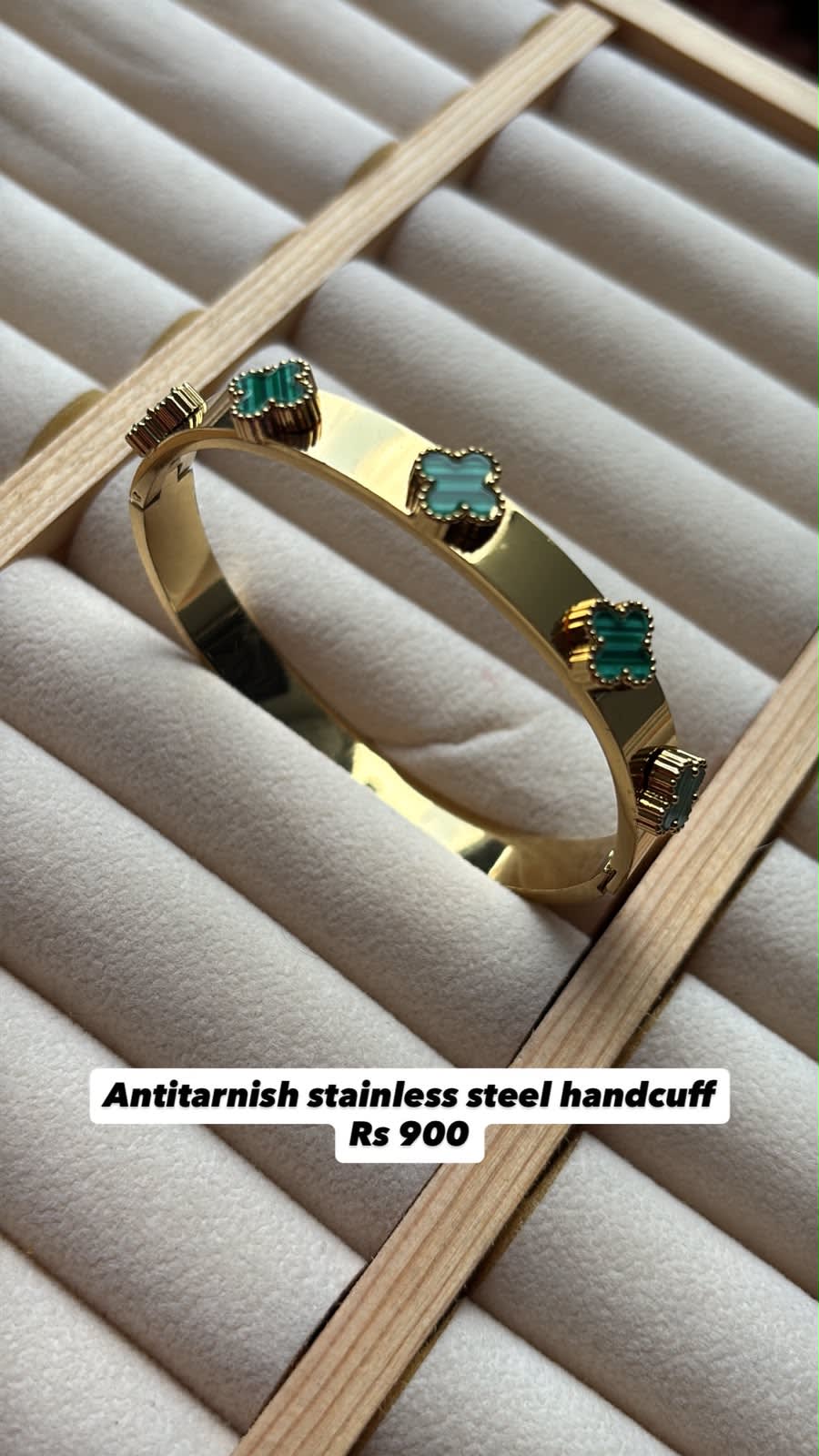 Emerald Clover Hand Cuff Antitarnish, Stainless Steel