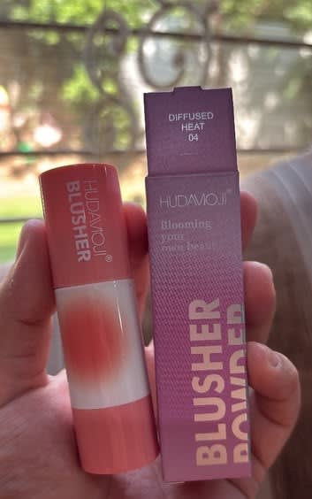 Hudamoji Powder Blush With Sponge Shade 04 Diffused Heat